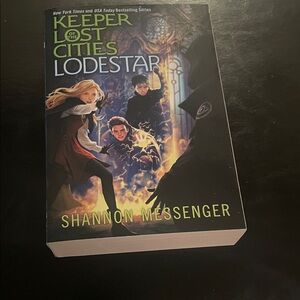 Keeper of the Lost Cities: Lodestar Book